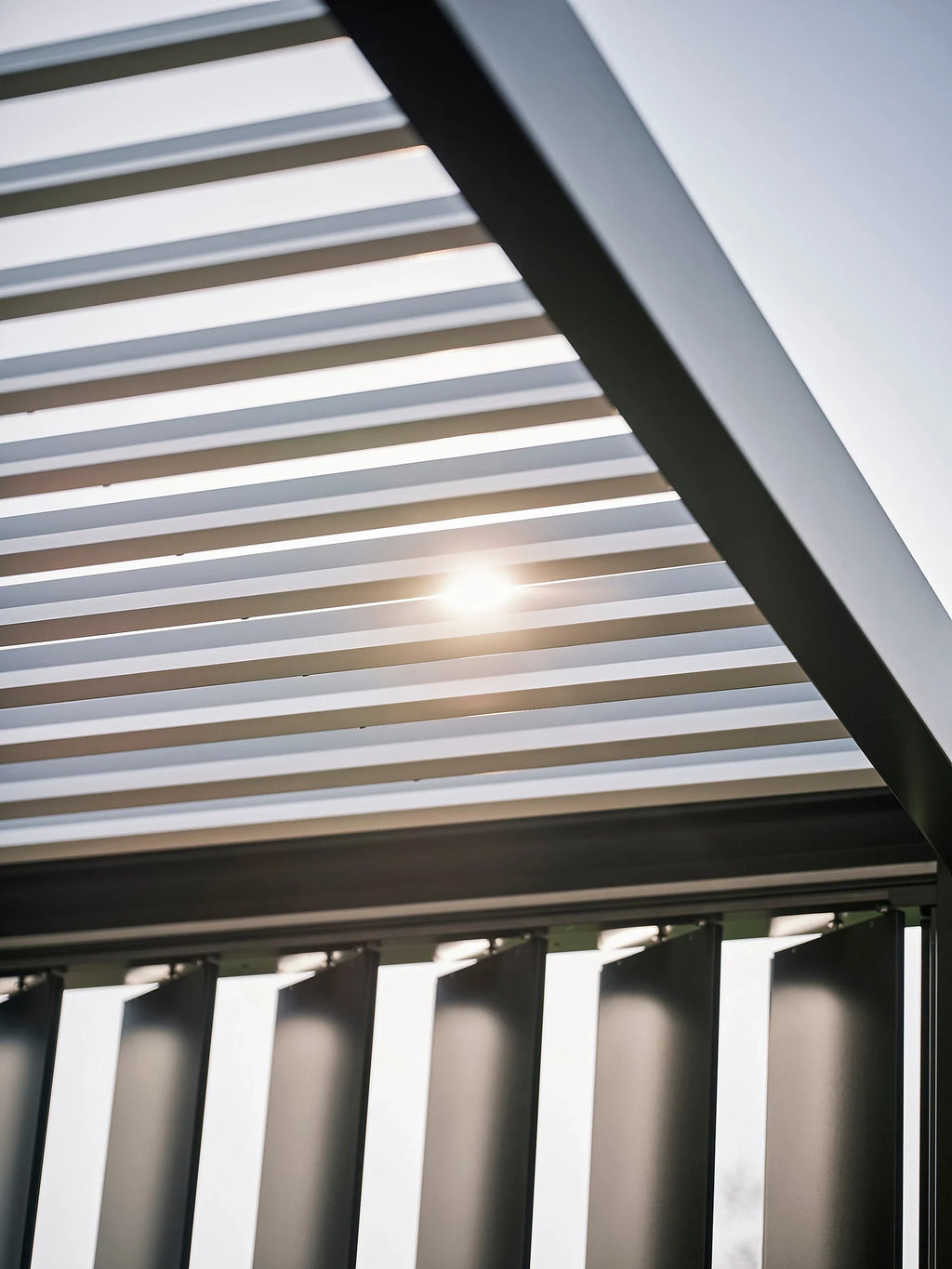 Paroi latérale à lamelles pour pergola 3m gris