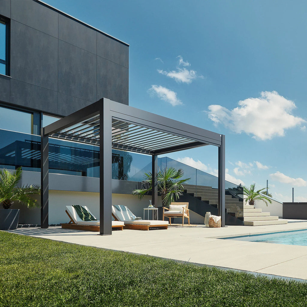 Pergola bioclimatique autoportée aluminium gris métallique toit en argent Biohort 4 x 3 m